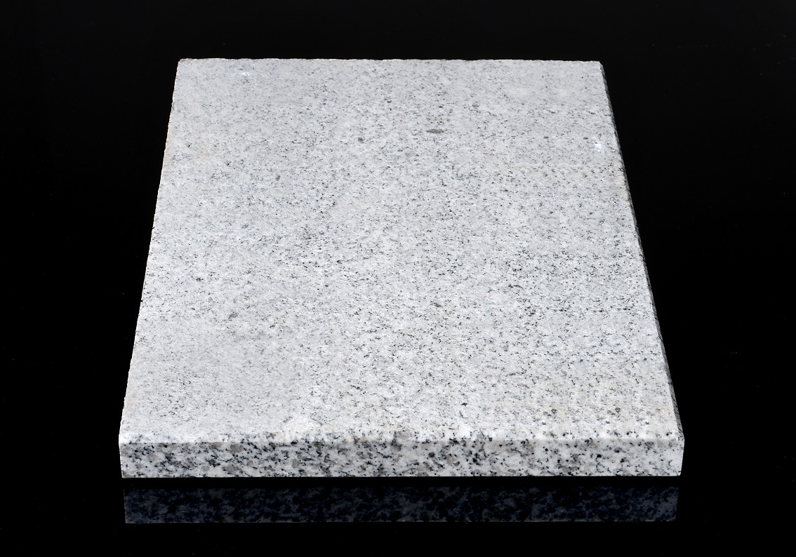 žulový parapet - interirér